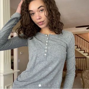 Y2k Grey Layering Long Sleeve - great for fall🤍🖤